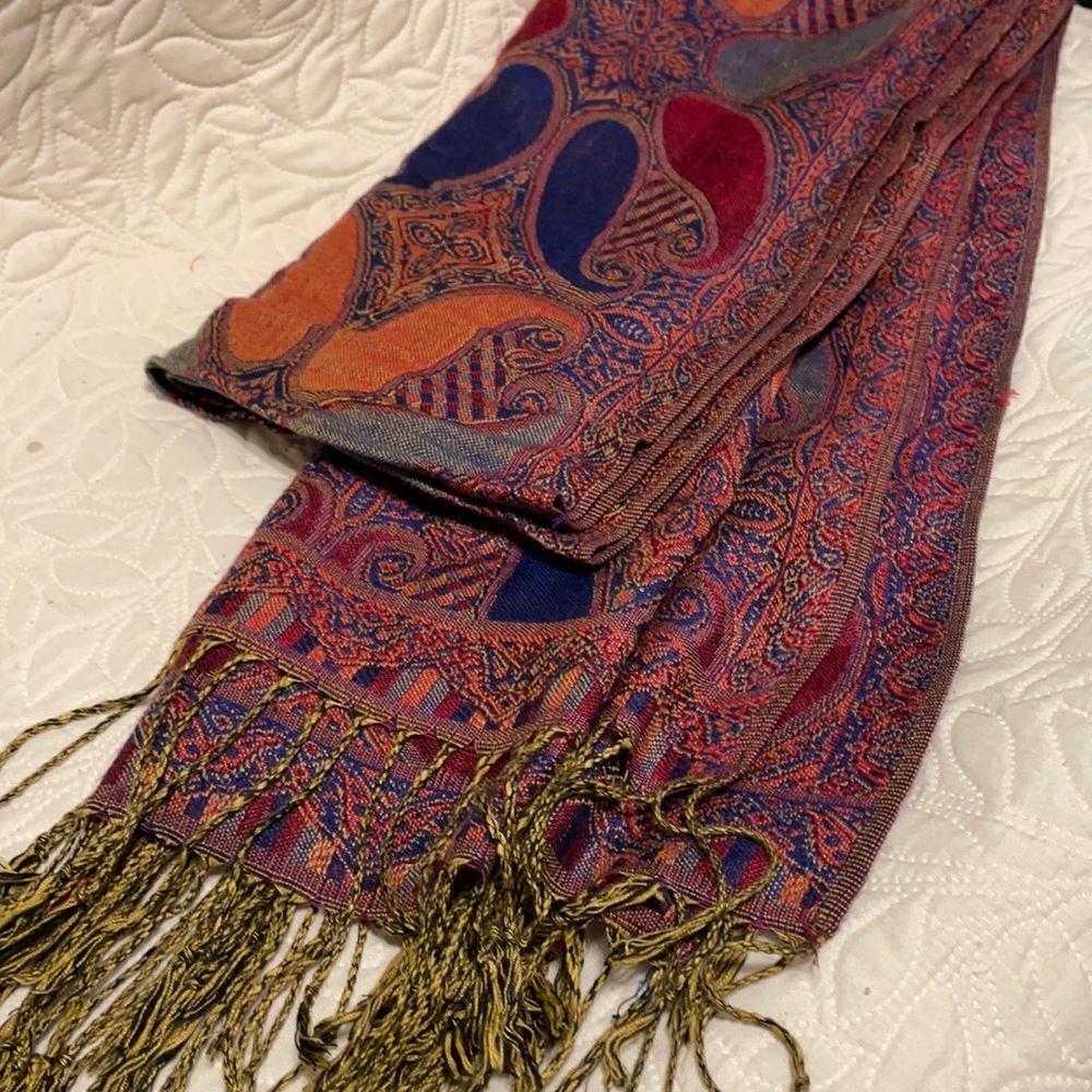 Paisley patterned pashmina